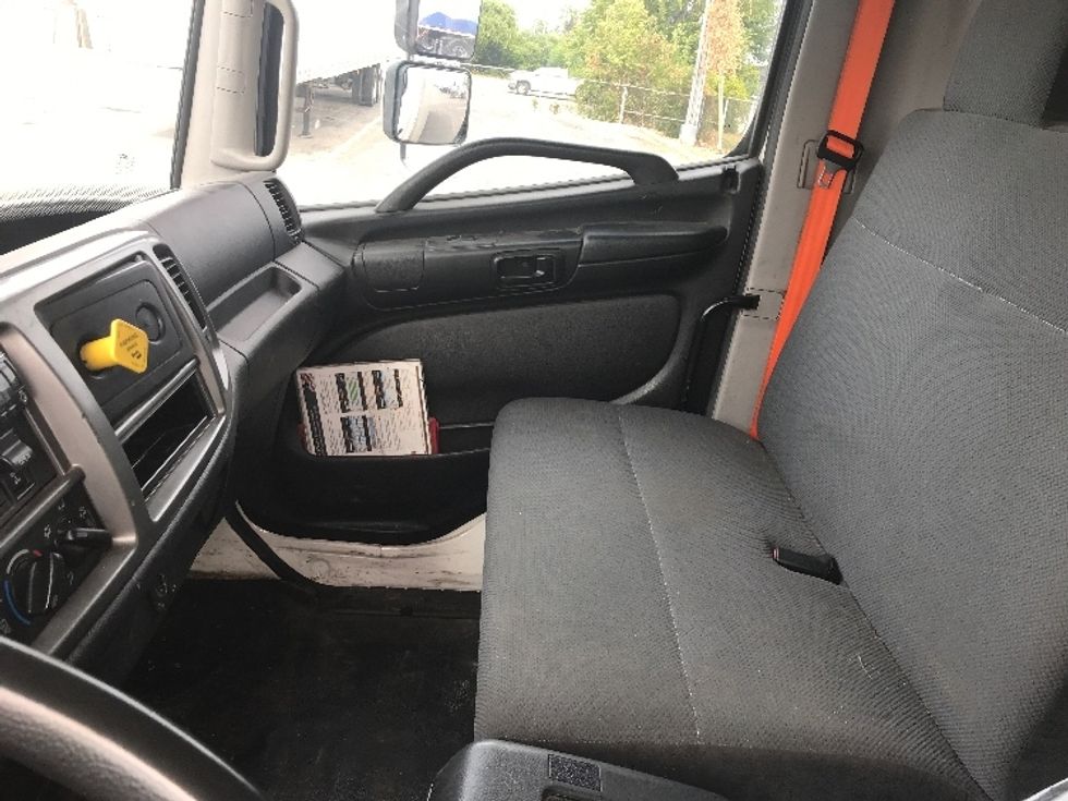 Medium Duty Box Truck-Light and Medium Duty Trucks-Hino-2019-358-Saint Laurent-PQ-285,770\n\t\tkm-$ 56,500 - Image 19