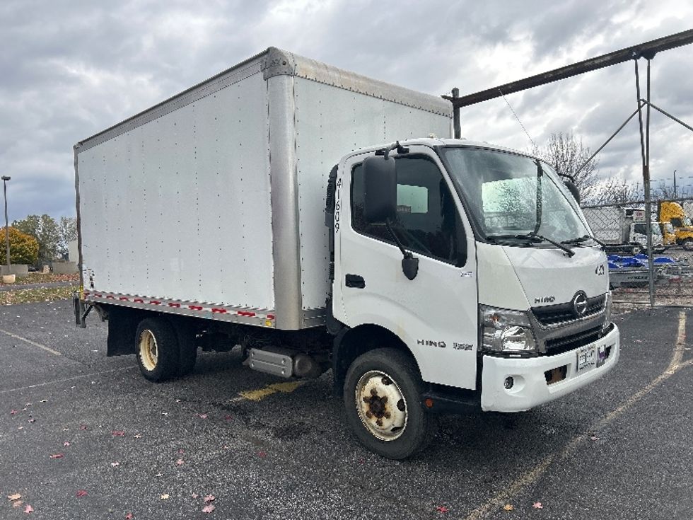 Medium Duty Box Truck-Light and Medium Duty Trucks-Hino-2020-155-Fredonia-NY-127,798\n\t\tmiles-$ 35,750 - Image 1