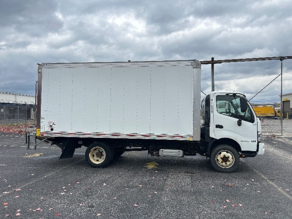 Medium Duty Box Truck-Light and Medium Duty Trucks-Hino-2020-155-Fredonia-NY-127,798\n\t\tmiles-$ 35,750 - Image 15