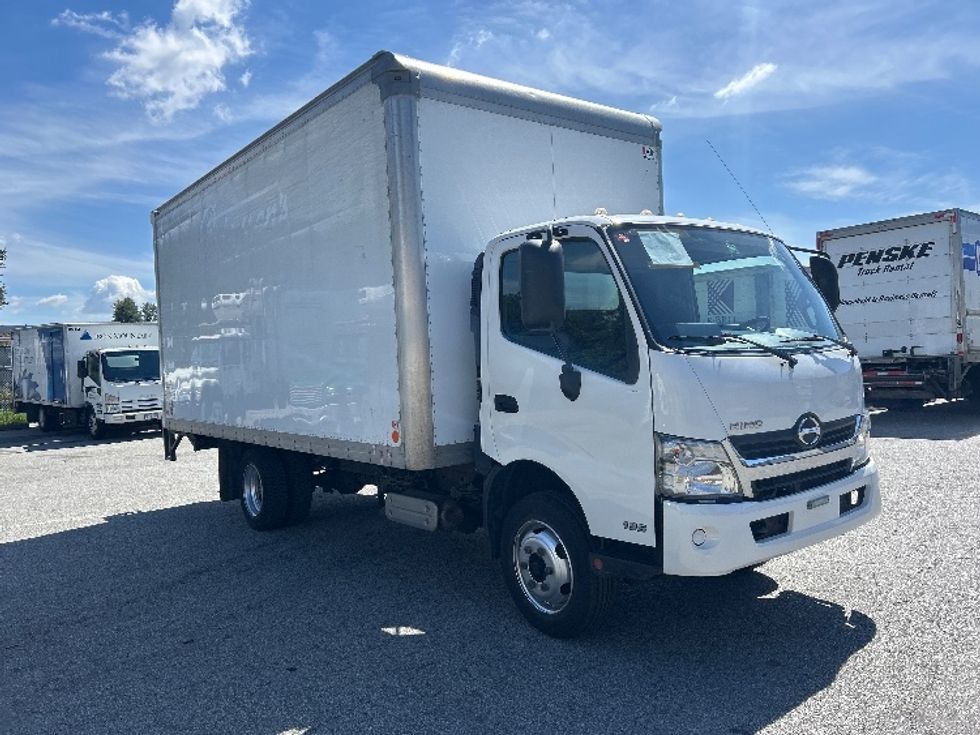 Medium Duty Box Truck-Light and Medium Duty Trucks-Hino-2020-195-Abbotsford-BC-148,800\n\t\tkm-$ 54,500 - Image 1