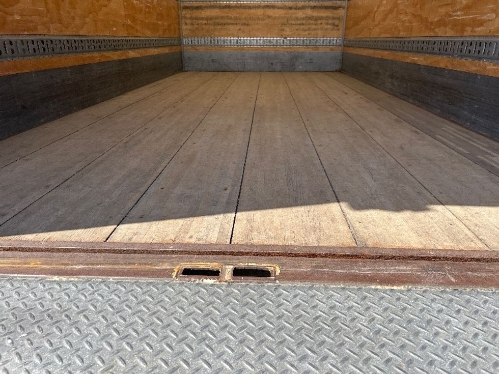 Medium Duty Box Truck-Light and Medium Duty Trucks-Hino-2020-195-Abbotsford-BC-148,800\n\t\tkm-$ 54,500 - Image 10