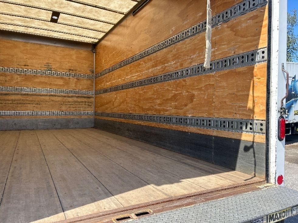 Medium Duty Box Truck-Light and Medium Duty Trucks-Hino-2020-195-Abbotsford-BC-148,800\n\t\tkm-$ 54,500 - Image 12