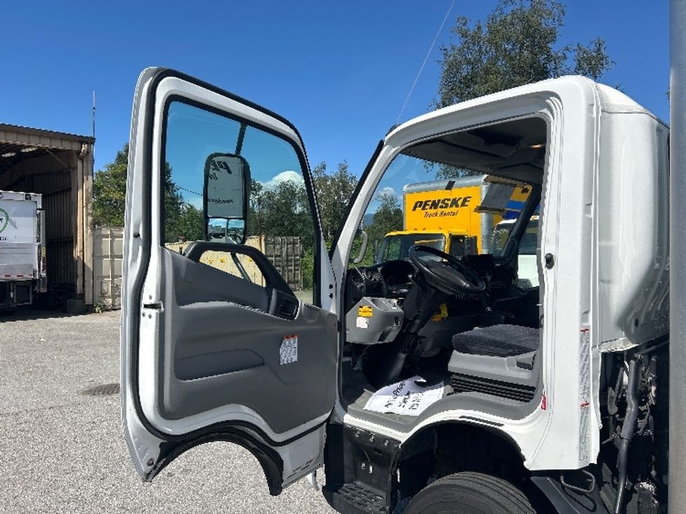 Medium Duty Box Truck-Light and Medium Duty Trucks-Hino-2020-195-Abbotsford-BC-148,800\n\t\tkm-$ 54,500 - Image 16
