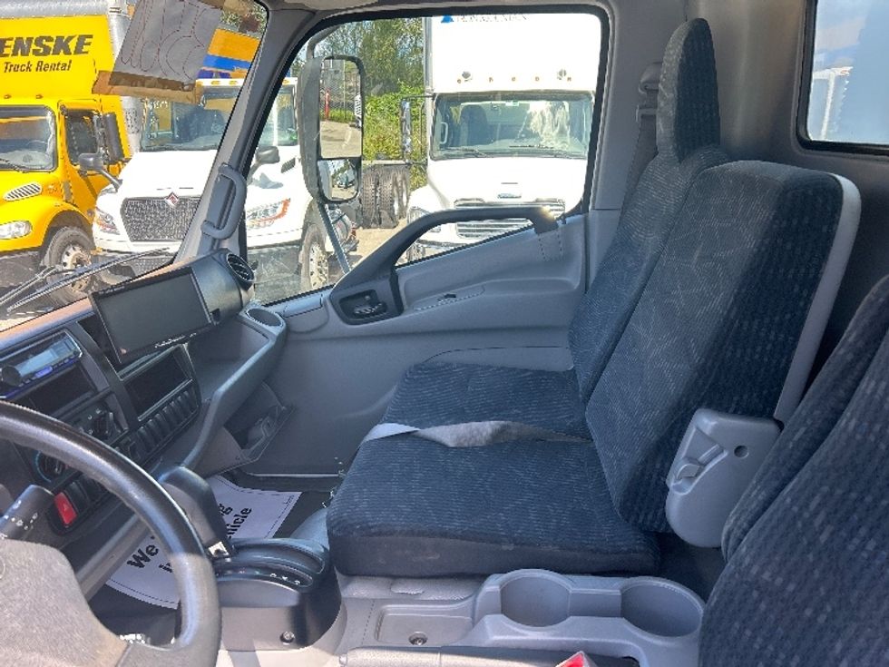 Medium Duty Box Truck-Light and Medium Duty Trucks-Hino-2020-195-Abbotsford-BC-148,800\n\t\tkm-$ 54,500 - Image 19