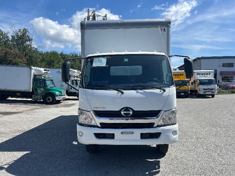 Medium Duty Box Truck-Light and Medium Duty Trucks-Hino-2020-195-Abbotsford-BC-148,800\n\t\tkm-$ 54,500 - Image 2