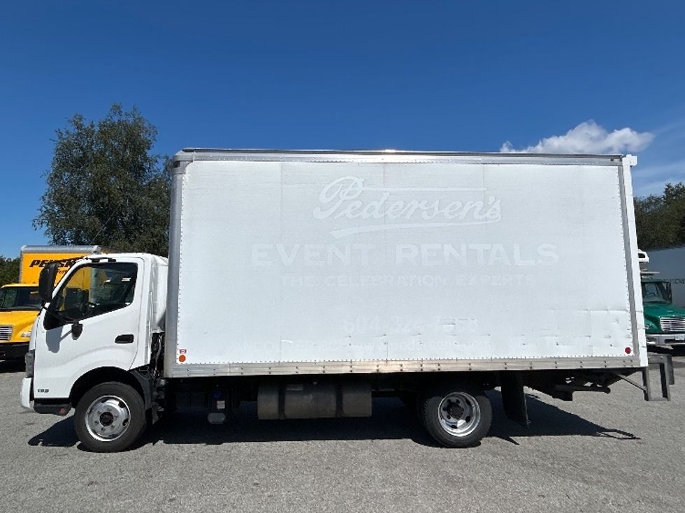 Medium Duty Box Truck-Light and Medium Duty Trucks-Hino-2020-195-Abbotsford-BC-148,800\n\t\tkm-$ 54,500 - Image 4
