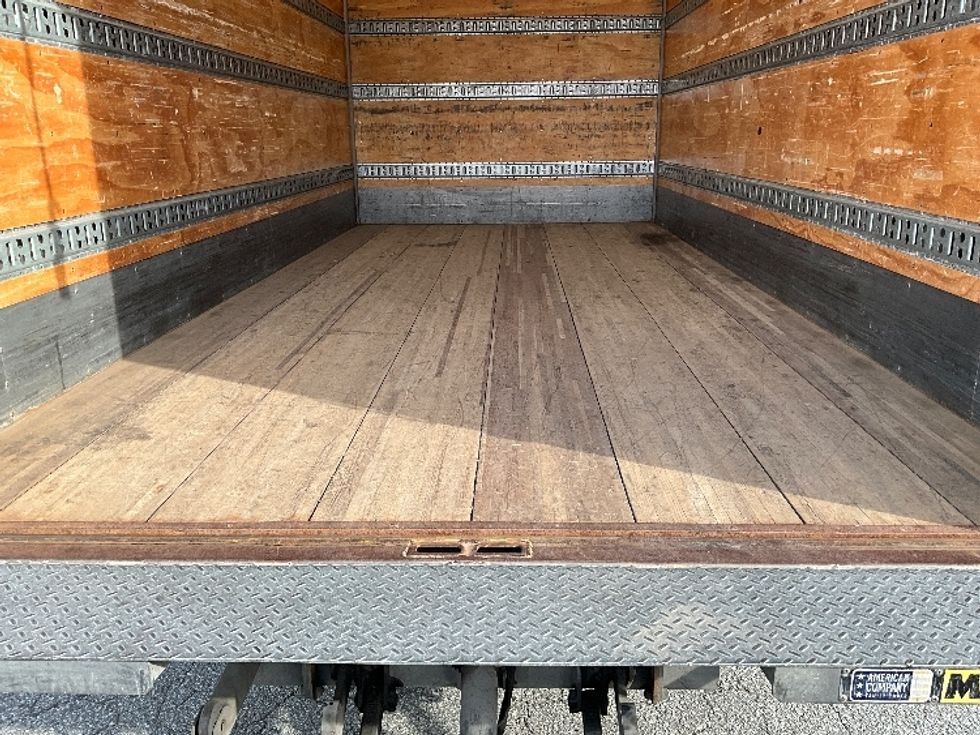 Medium Duty Box Truck-Light and Medium Duty Trucks-Hino-2020-195-Abbotsford-BC-162,553\n\t\tkm-$ 53,250 - Image 10