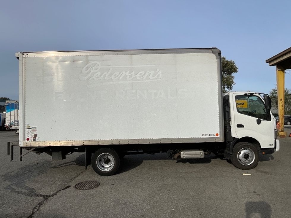 Medium Duty Box Truck-Light and Medium Duty Trucks-Hino-2020-195-Abbotsford-BC-162,553\n\t\tkm-$ 53,250 - Image 15