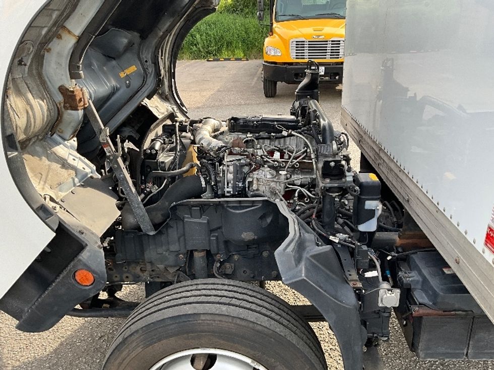 Medium Duty Box Truck-Light and Medium Duty Trucks-Hino-2020-195-Abbotsford-BC-162,553\n\t\tkm-$ 53,250 - Image 24