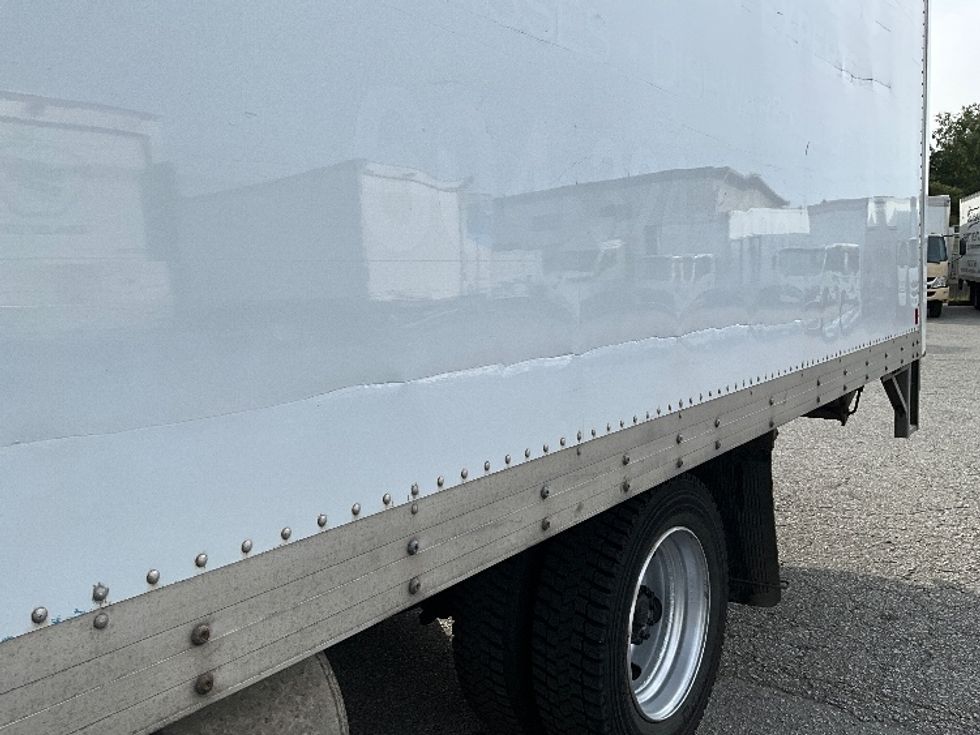 Medium Duty Box Truck-Light and Medium Duty Trucks-Hino-2020-195-Abbotsford-BC-162,553\n\t\tkm-$ 53,250 - Image 25