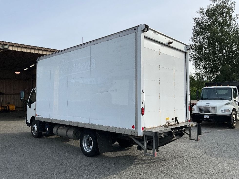 Medium Duty Box Truck-Light and Medium Duty Trucks-Hino-2020-195-Abbotsford-BC-162,553\n\t\tkm-$ 53,250 - Image 6