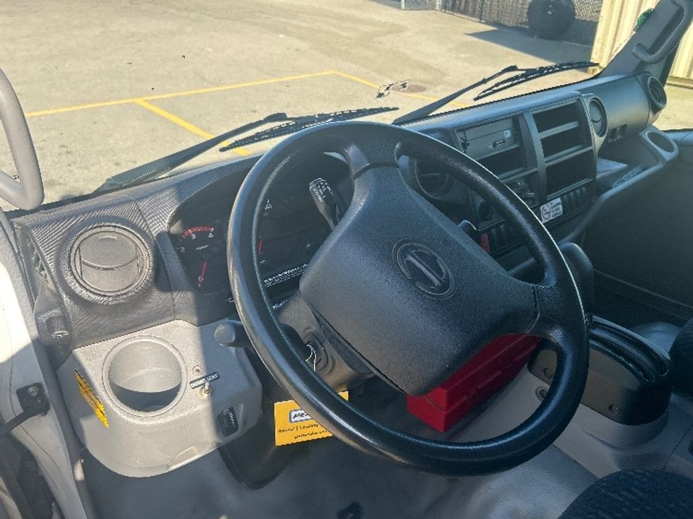 Medium Duty Box Truck-Light and Medium Duty Trucks-Hino-2020-195-Abbotsford-BC-229,512\n\t\tkm-$ 56,250 - Image 17