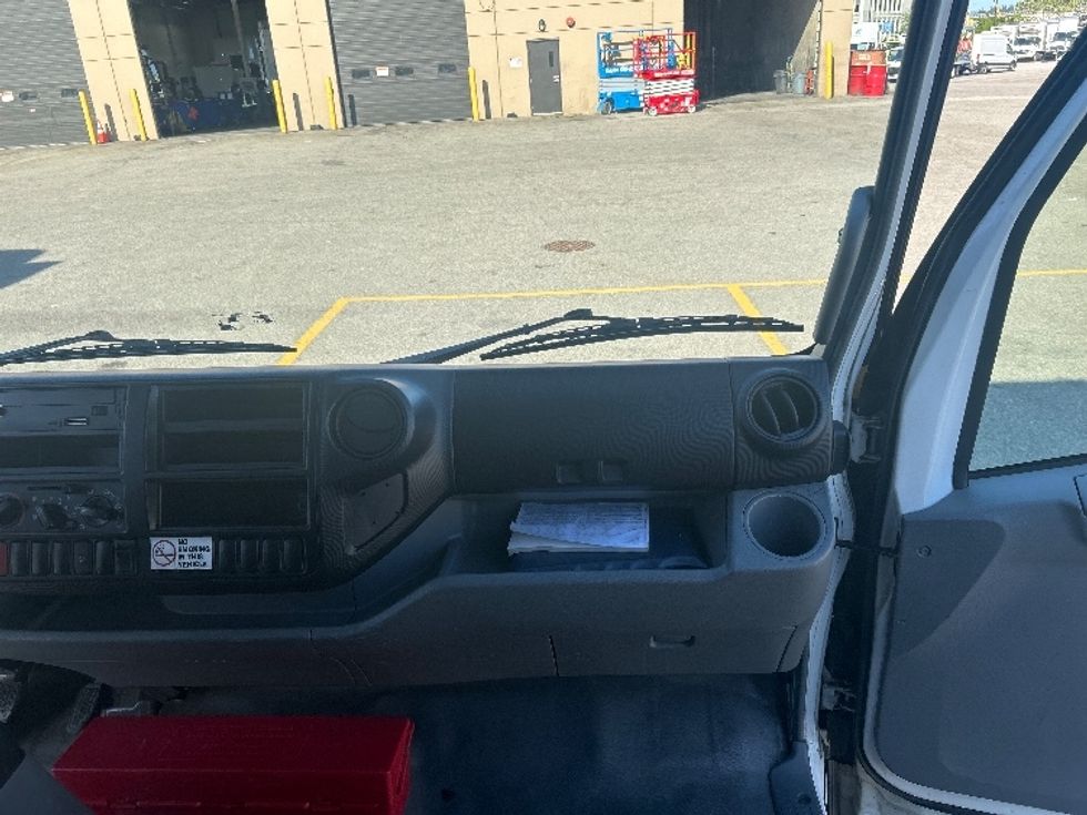 Medium Duty Box Truck-Light and Medium Duty Trucks-Hino-2020-195-Abbotsford-BC-229,512\n\t\tkm-$ 56,250 - Image 21