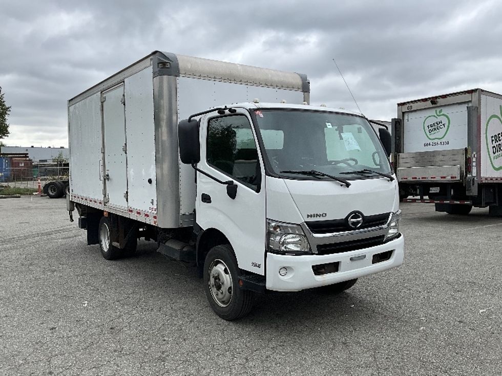 Medium Duty Box Truck-Light and Medium Duty Trucks-Hino-2020-195-Abbotsford-BC-48,547\n\t\tkm-$ 73,500 - Image 1