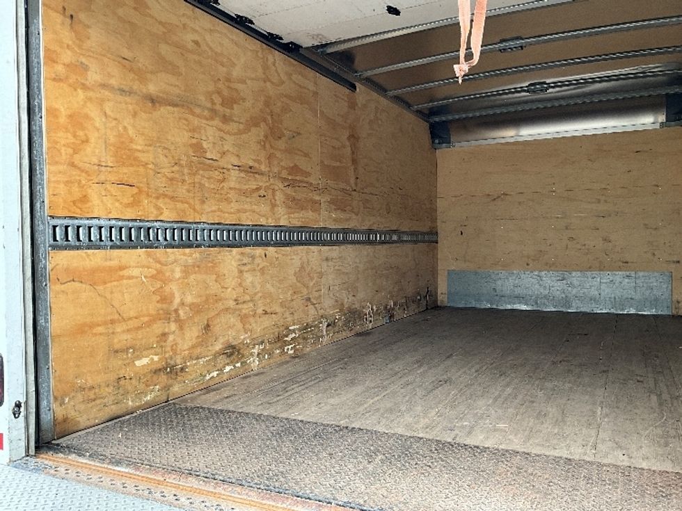 Medium Duty Box Truck-Light and Medium Duty Trucks-Hino-2020-195-Abbotsford-BC-48,547\n\t\tkm-$ 73,500 - Image 11