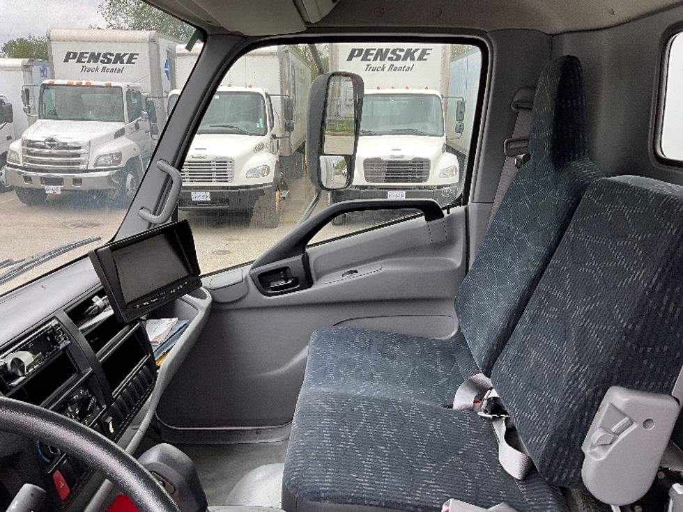 Medium Duty Box Truck-Light and Medium Duty Trucks-Hino-2020-195-Abbotsford-BC-48,547\n\t\tkm-$ 73,500 - Image 19