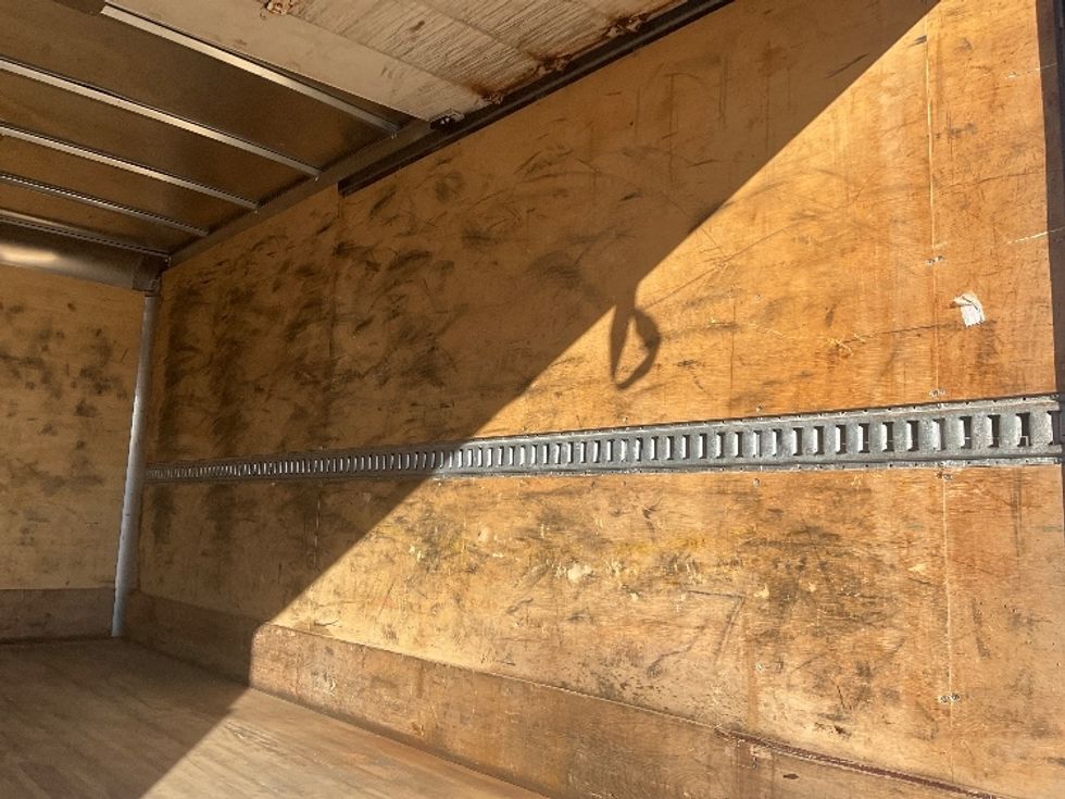 Medium Duty Box Truck-Light and Medium Duty Trucks-Hino-2020-195-Albany-NY-150,727\n\t\tmiles-$ 34,750 - Image 12