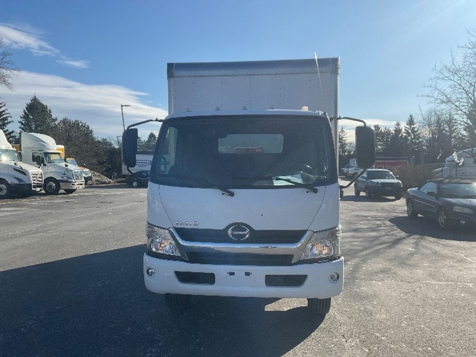 Medium Duty Box Truck-Light and Medium Duty Trucks-Hino-2020-195-Albany-NY-150,727\n\t\tmiles-$ 34,750 - Image 2