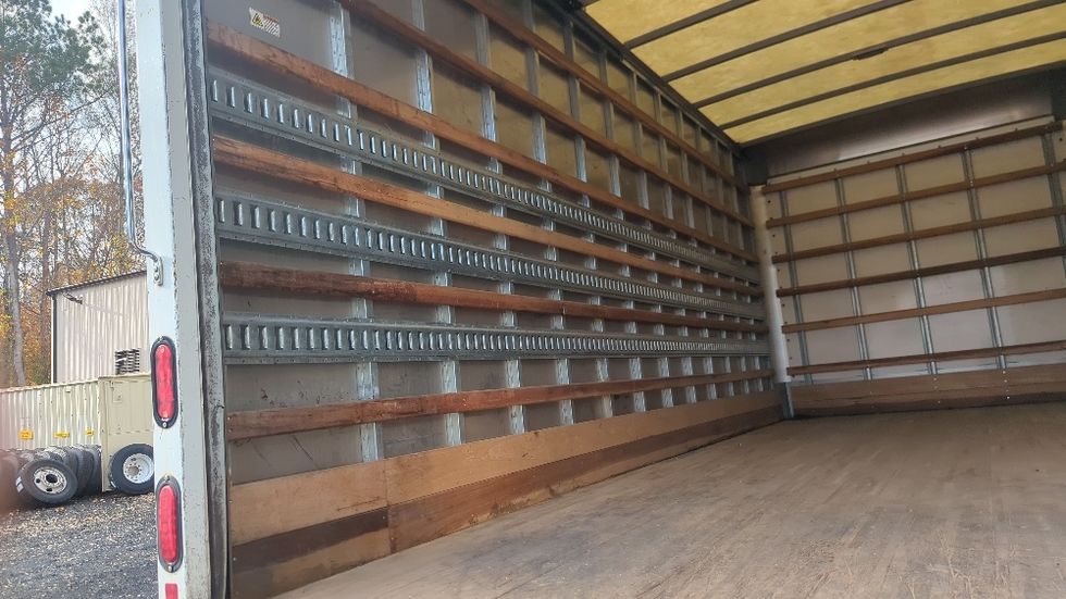 Medium Duty Box Truck-Light and Medium Duty Trucks-Hino-2020-195-Atlanta-GA-178,864\n\t\tmiles-$ 34,000 - Image 11