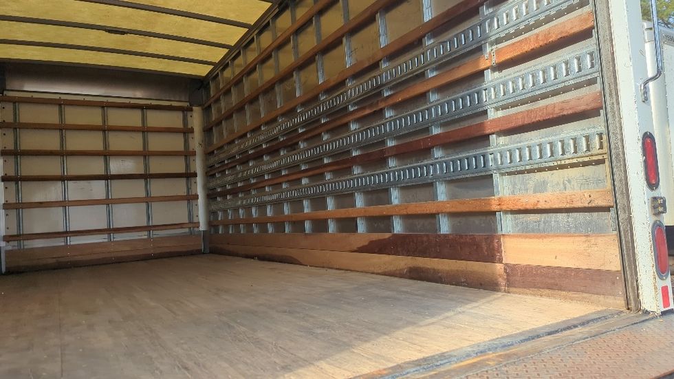 Medium Duty Box Truck-Light and Medium Duty Trucks-Hino-2020-195-Atlanta-GA-178,864\n\t\tmiles-$ 34,000 - Image 12