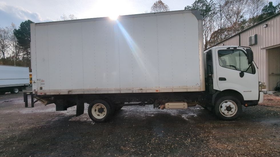 Medium Duty Box Truck-Light and Medium Duty Trucks-Hino-2020-195-Atlanta-GA-178,864\n\t\tmiles-$ 34,000 - Image 15