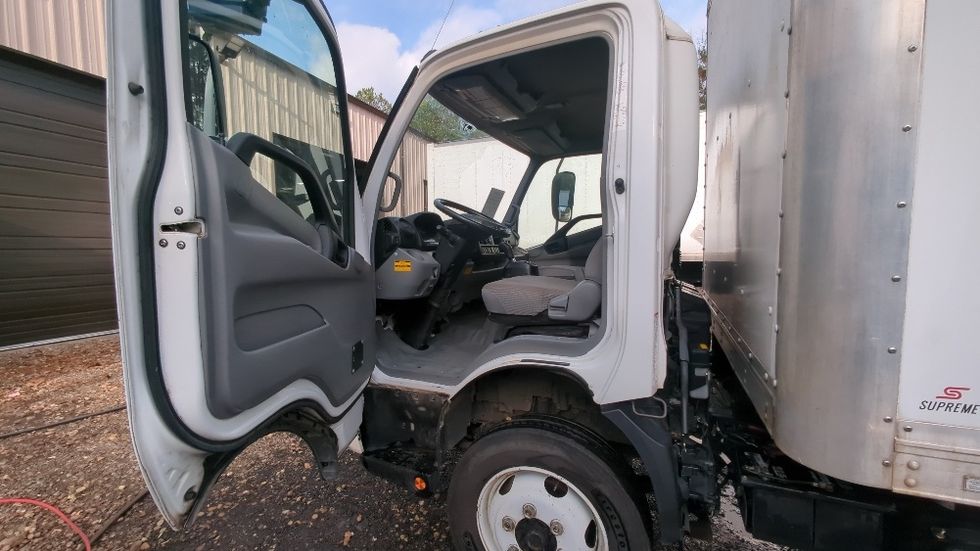 Medium Duty Box Truck-Light and Medium Duty Trucks-Hino-2020-195-Atlanta-GA-178,864\n\t\tmiles-$ 34,000 - Image 16