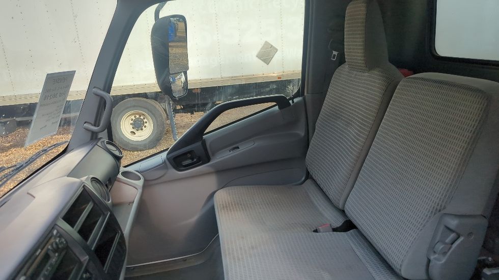 Medium Duty Box Truck-Light and Medium Duty Trucks-Hino-2020-195-Atlanta-GA-178,864\n\t\tmiles-$ 34,000 - Image 19