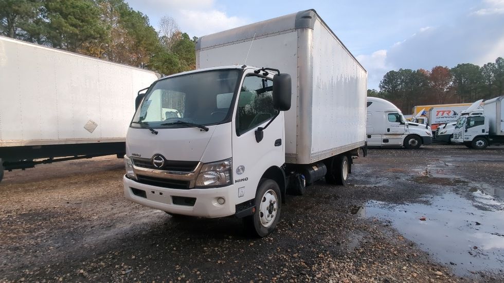 Medium Duty Box Truck-Light and Medium Duty Trucks-Hino-2020-195-Atlanta-GA-178,864\n\t\tmiles-$ 34,000 - Image 3