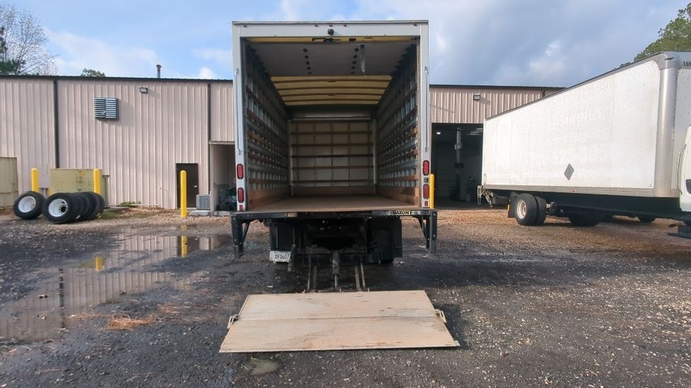 Medium Duty Box Truck-Light and Medium Duty Trucks-Hino-2020-195-Atlanta-GA-178,864\n\t\tmiles-$ 34,000 - Image 9