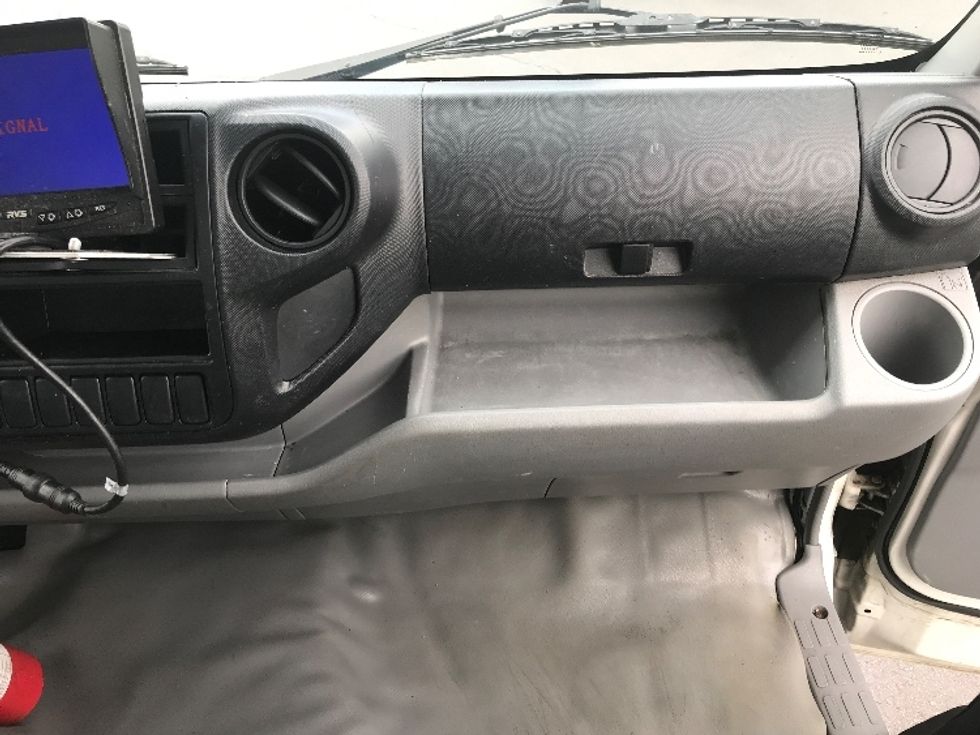 Medium Duty Box Truck-Light and Medium Duty Trucks-Hino-2020-195-Bensalem-PA-110,205\n\t\tmiles-$ 41,250 - Image 20