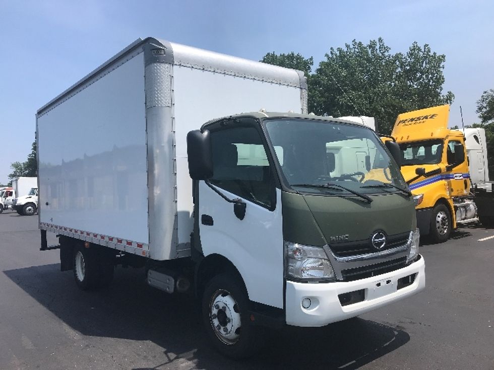 Medium Duty Box Truck-Light and Medium Duty Trucks-Hino-2020-195-Bensalem-PA-123,673\n\t\tmiles-$ 39,750 - Image 1