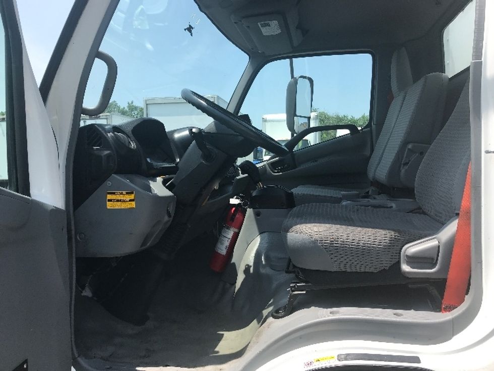 Medium Duty Box Truck-Light and Medium Duty Trucks-Hino-2020-195-Bensalem-PA-123,673\n\t\tmiles-$ 39,750 - Image 15