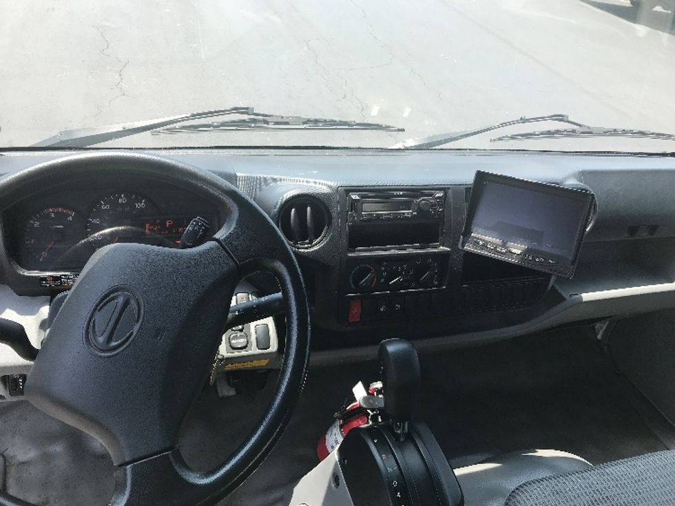 Medium Duty Box Truck-Light and Medium Duty Trucks-Hino-2020-195-Bensalem-PA-123,673\n\t\tmiles-$ 39,750 - Image 17