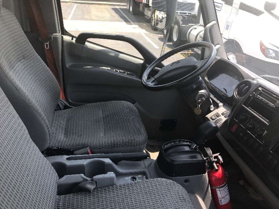 Medium Duty Box Truck-Light and Medium Duty Trucks-Hino-2020-195-Bensalem-PA-123,673\n\t\tmiles-$ 39,750 - Image 21