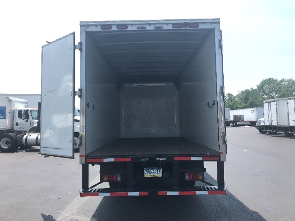 Medium Duty Box Truck-Light and Medium Duty Trucks-Hino-2020-195-Bensalem-PA-123,673\n\t\tmiles-$ 39,750 - Image 8