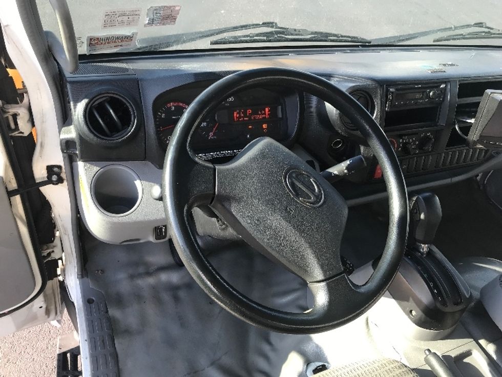 Medium Duty Box Truck-Light and Medium Duty Trucks-Hino-2020-195-Bensalem-PA-127,331\n\t\tmiles-$ 40,000 - Image 17