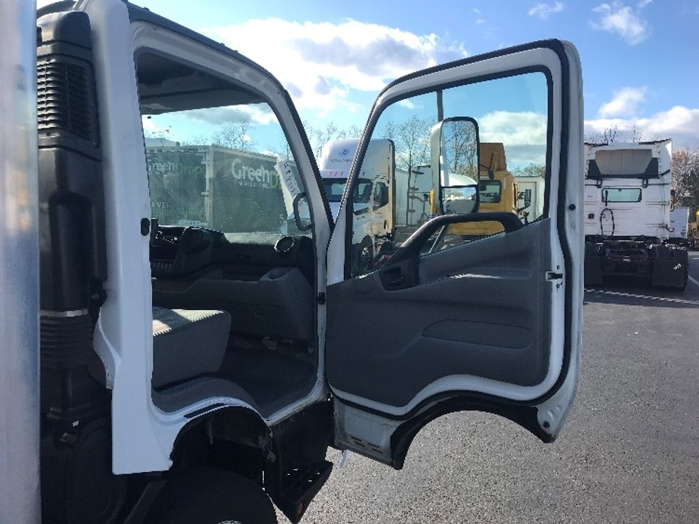 Medium Duty Box Truck-Light and Medium Duty Trucks-Hino-2020-195-Bensalem-PA-127,331\n\t\tmiles-$ 40,000 - Image 20