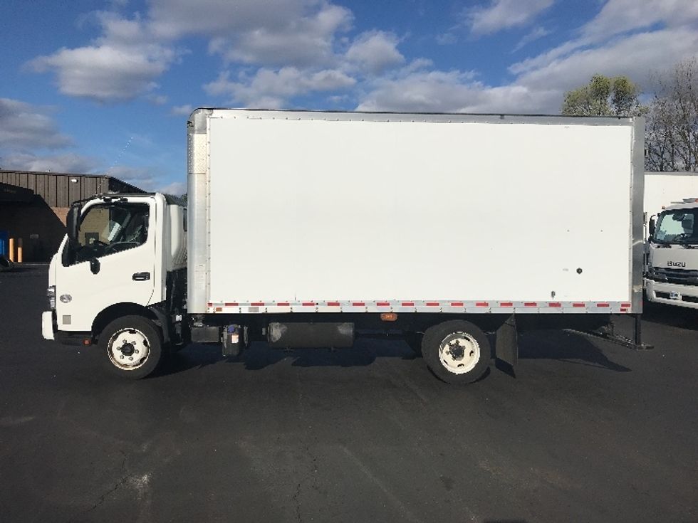 Medium Duty Box Truck-Light and Medium Duty Trucks-Hino-2020-195-Bensalem-PA-127,331\n\t\tmiles-$ 40,000 - Image 4
