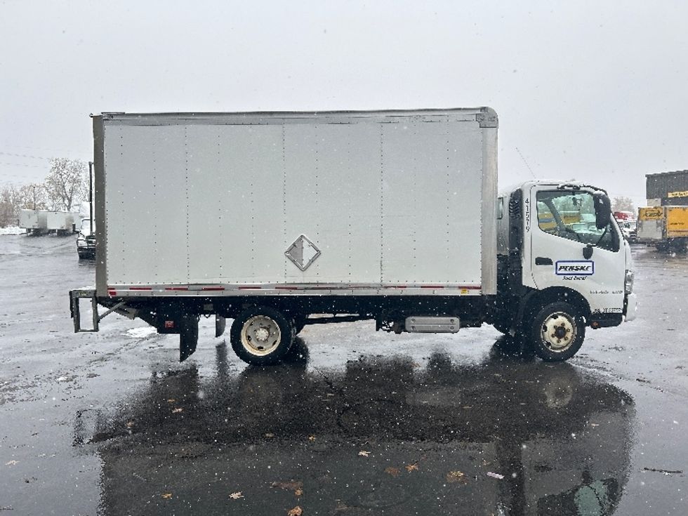 Medium Duty Box Truck-Light and Medium Duty Trucks-Hino-2020-195-Buffalo-NY-110,929\n\t\tmiles-$ 39,500 - Image 15