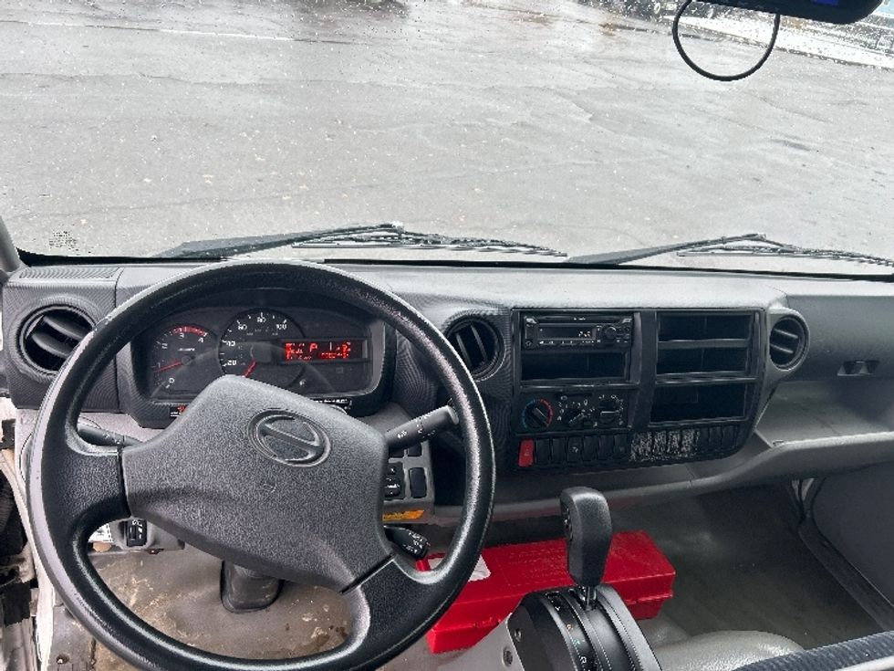 Medium Duty Box Truck-Light and Medium Duty Trucks-Hino-2020-195-Buffalo-NY-110,929\n\t\tmiles-$ 39,500 - Image 18
