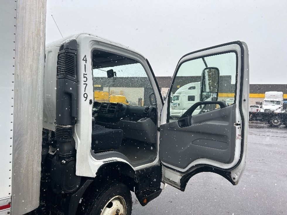 Medium Duty Box Truck-Light and Medium Duty Trucks-Hino-2020-195-Buffalo-NY-110,929\n\t\tmiles-$ 39,500 - Image 20