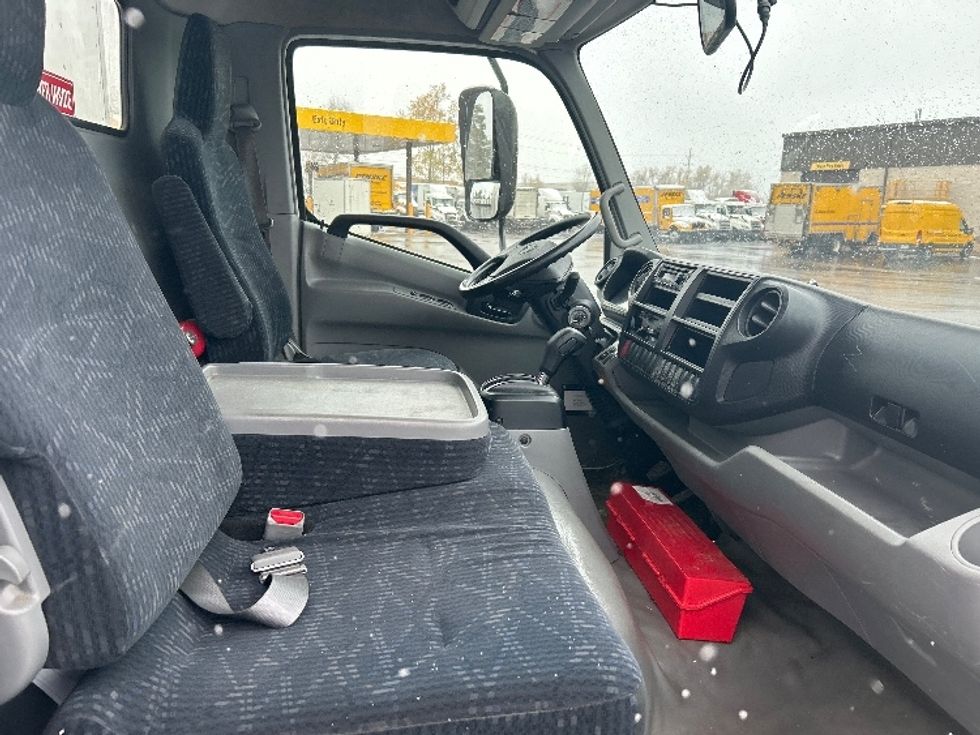 Medium Duty Box Truck-Light and Medium Duty Trucks-Hino-2020-195-Buffalo-NY-110,929\n\t\tmiles-$ 39,500 - Image 22