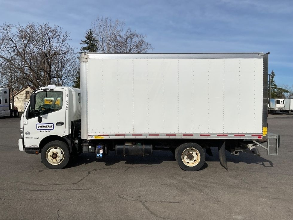 Medium Duty Box Truck-Light and Medium Duty Trucks-Hino-2020-195-Buffalo-NY-118,084\n\t\tmiles-$ 40,250 - Image 4