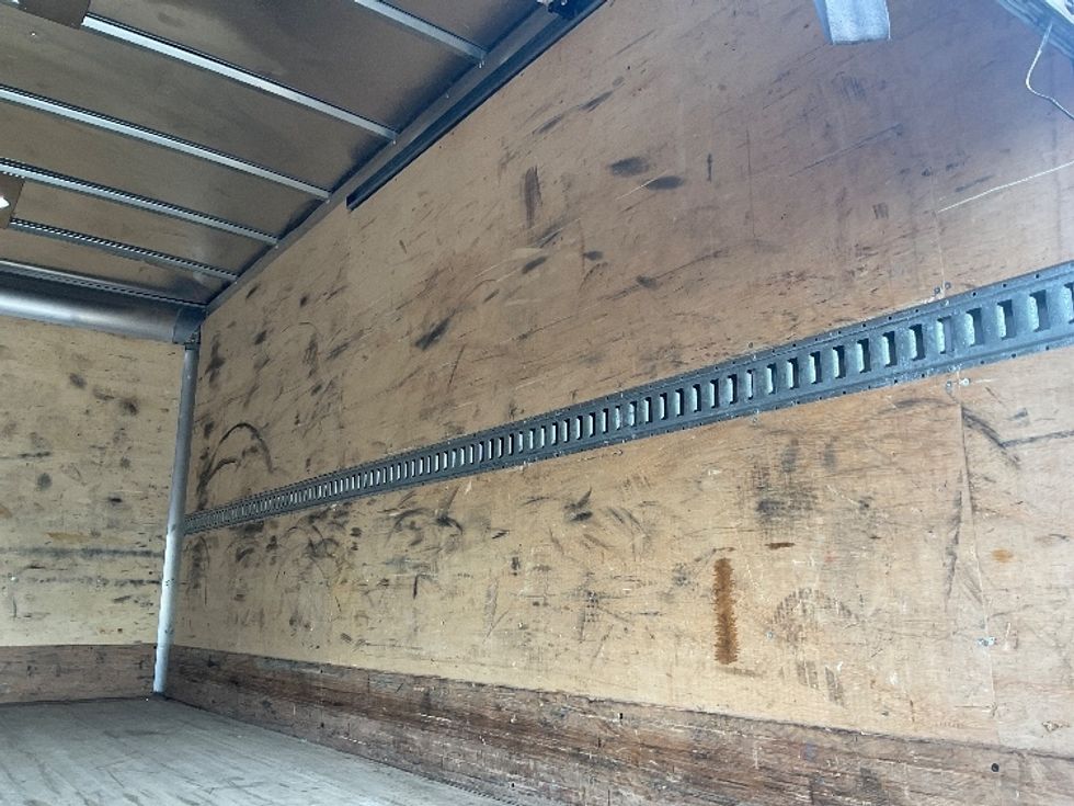 Medium Duty Box Truck-Light and Medium Duty Trucks-Hino-2020-195-Buffalo-NY-96,010\n\t\tmiles-$ 41,000 - Image 12