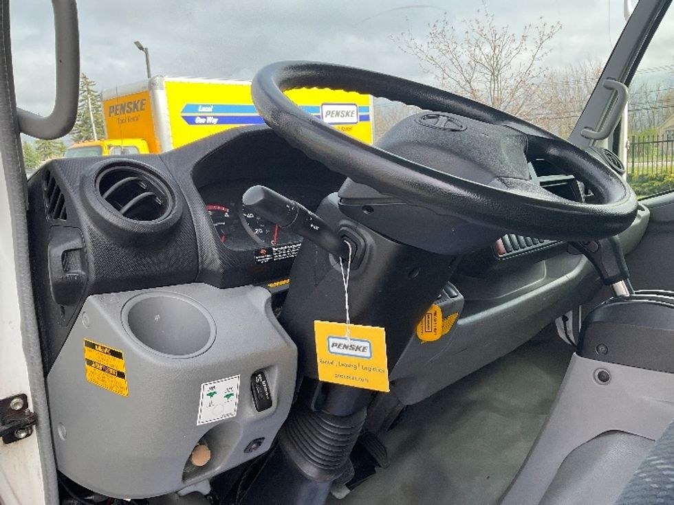 Medium Duty Box Truck-Light and Medium Duty Trucks-Hino-2020-195-Buffalo-NY-96,010\n\t\tmiles-$ 41,000 - Image 18