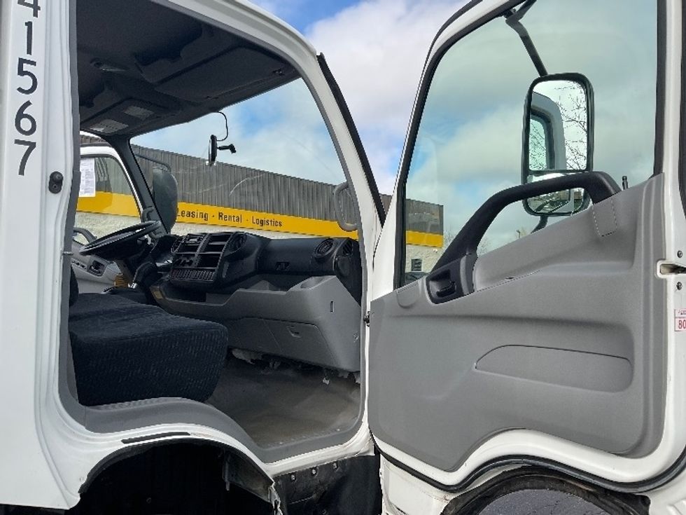 Medium Duty Box Truck-Light and Medium Duty Trucks-Hino-2020-195-Buffalo-NY-96,010\n\t\tmiles-$ 41,000 - Image 20