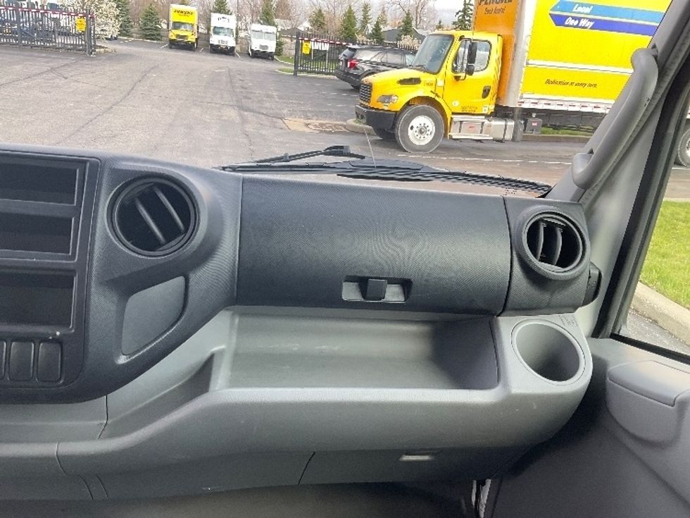 Medium Duty Box Truck-Light and Medium Duty Trucks-Hino-2020-195-Buffalo-NY-96,010\n\t\tmiles-$ 41,000 - Image 21