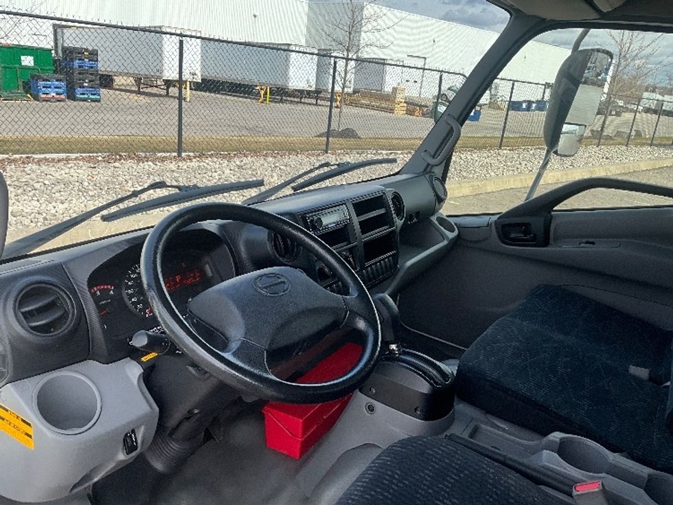 Medium Duty Box Truck-Light and Medium Duty Trucks-Hino-2020-195-Cambridge-ON-163,480\n\t\tkm-$ 63,500 - Image 17