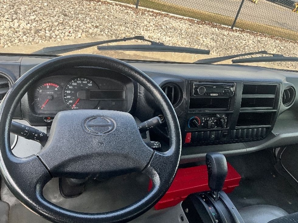 Medium Duty Box Truck-Light and Medium Duty Trucks-Hino-2020-195-Cambridge-ON-163,480\n\t\tkm-$ 63,500 - Image 18