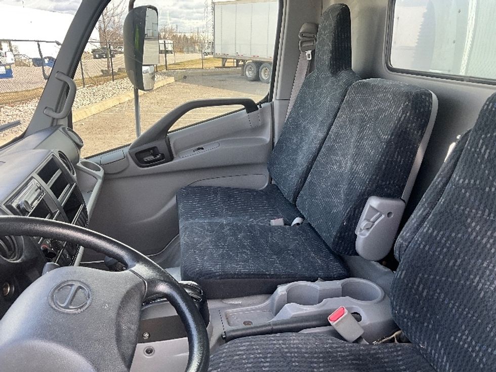 Medium Duty Box Truck-Light and Medium Duty Trucks-Hino-2020-195-Cambridge-ON-163,480\n\t\tkm-$ 63,500 - Image 19